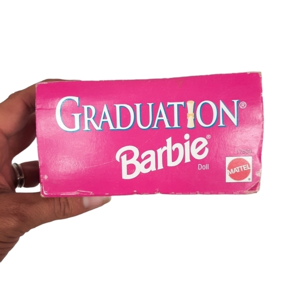 NIB Class of‎ 1998 Graduation Barbie Cap and Gown Special Edition Mattel Barbie - Picture 5 of 6